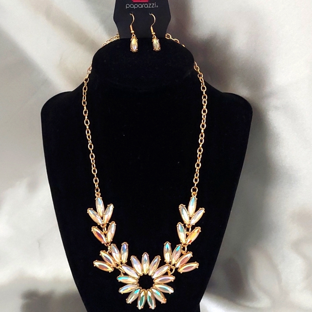 Gold and iridescent necklace